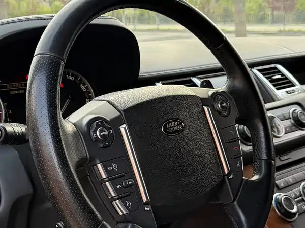 Land Rover Range Rover Sport 2011