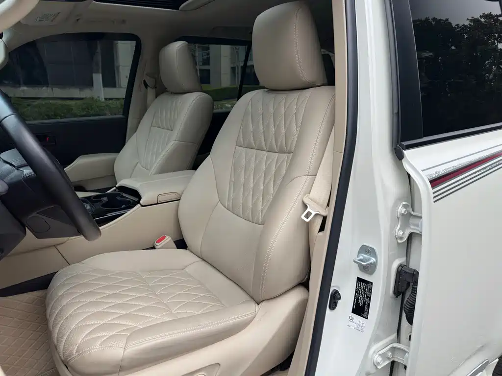 Toyota Land Cruiser 2023 — фото 11