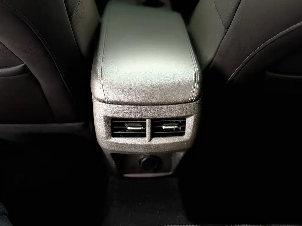 Cadillac CT4 2022 — фото 25