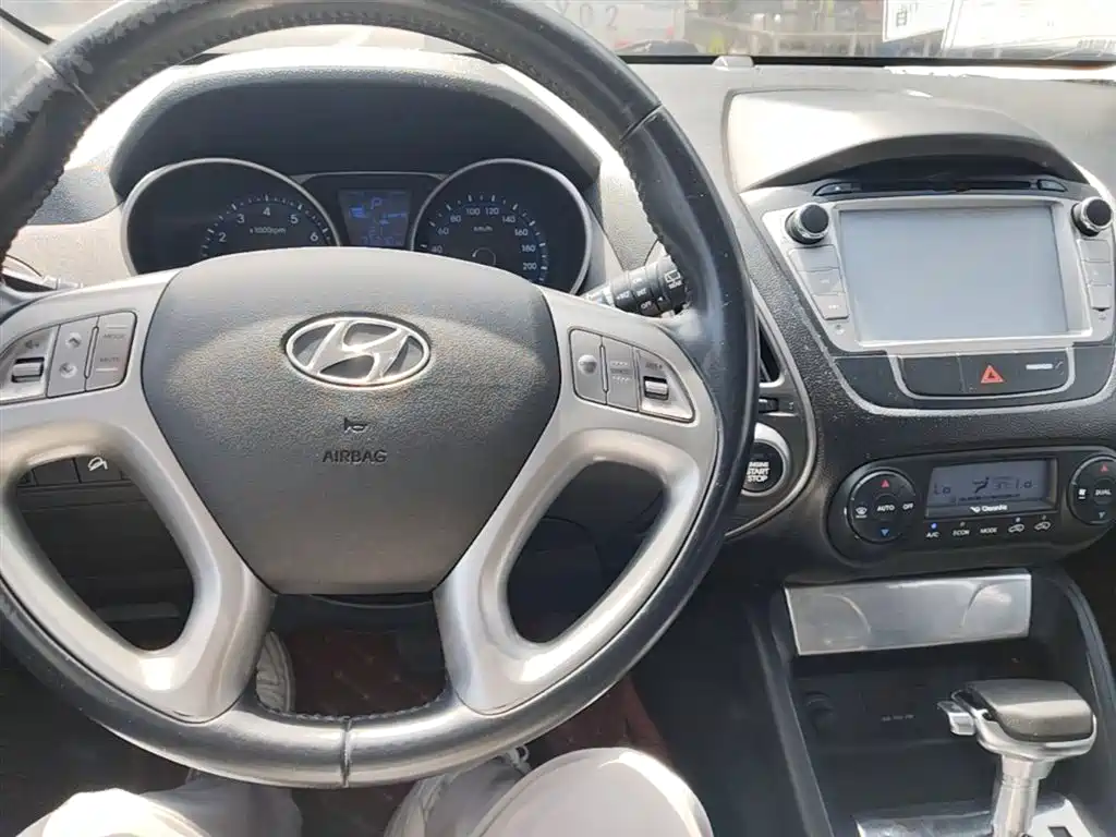 Hyundai ix35 2014 — фото 10
