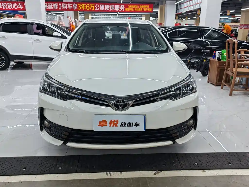 Toyota Corolla 2018 — фото 2