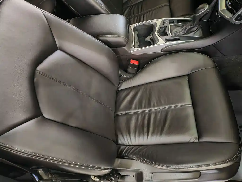 Cadillac SRX 2015 — фото 23