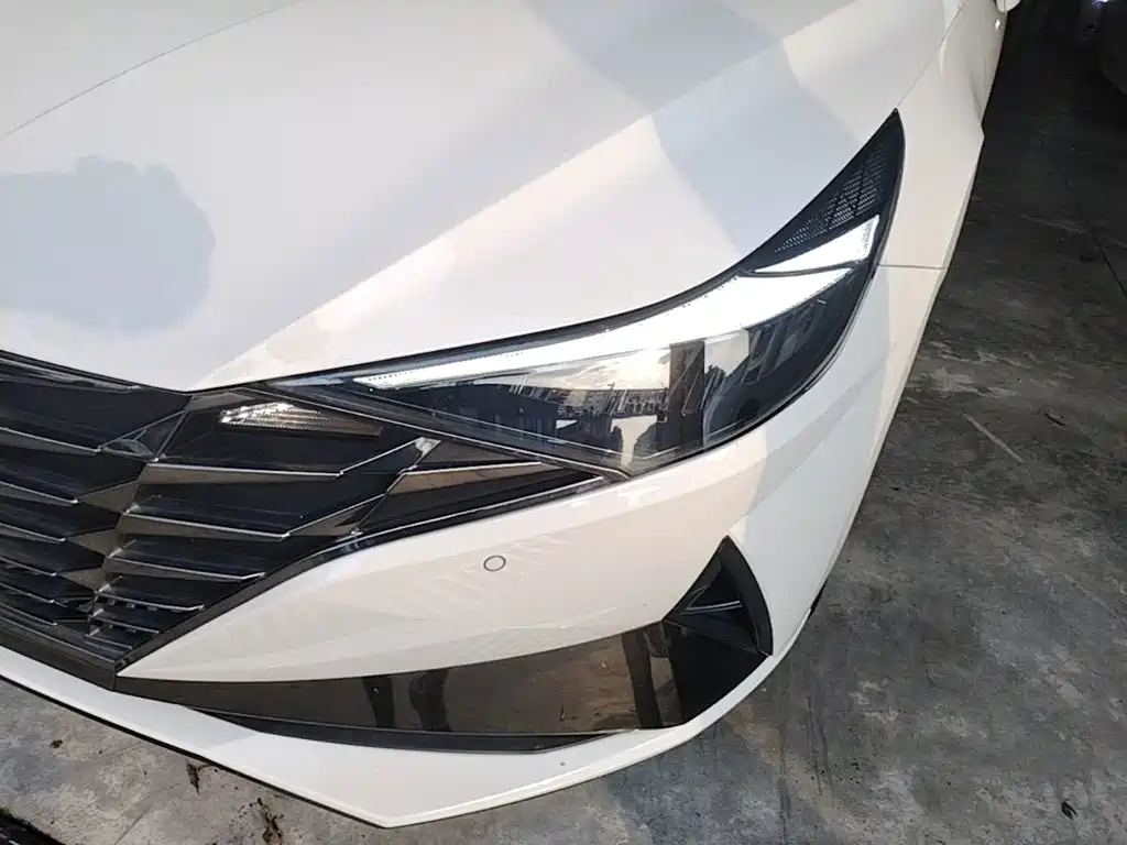 Hyundai Elantra 2021 — фото 24