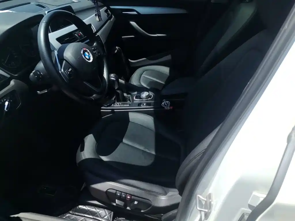 BMW X1 2018 — фото 11