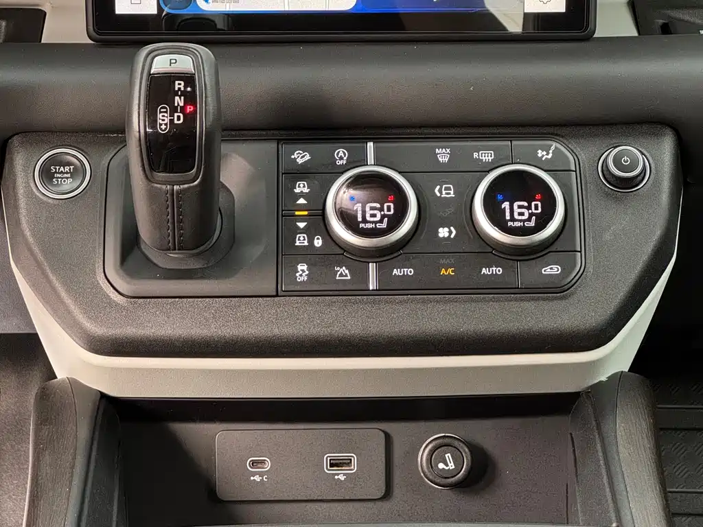 Land Rover Defender 2020 — фото 10
