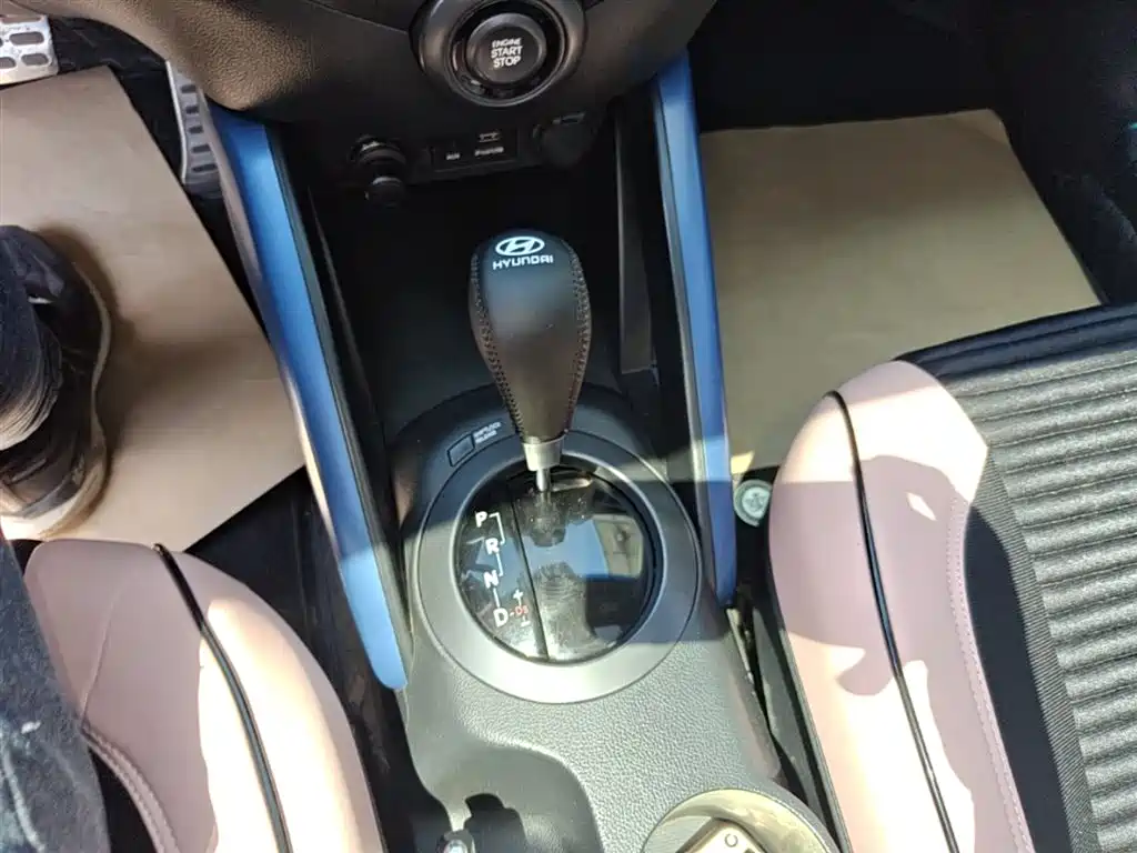 Hyundai Veloster 2015 — фото 14