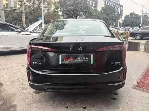 Hongqi E-QM5 2023