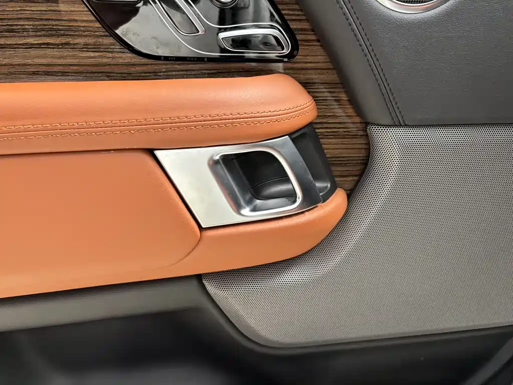 Land Rover Range Rover 2018 — фото 24