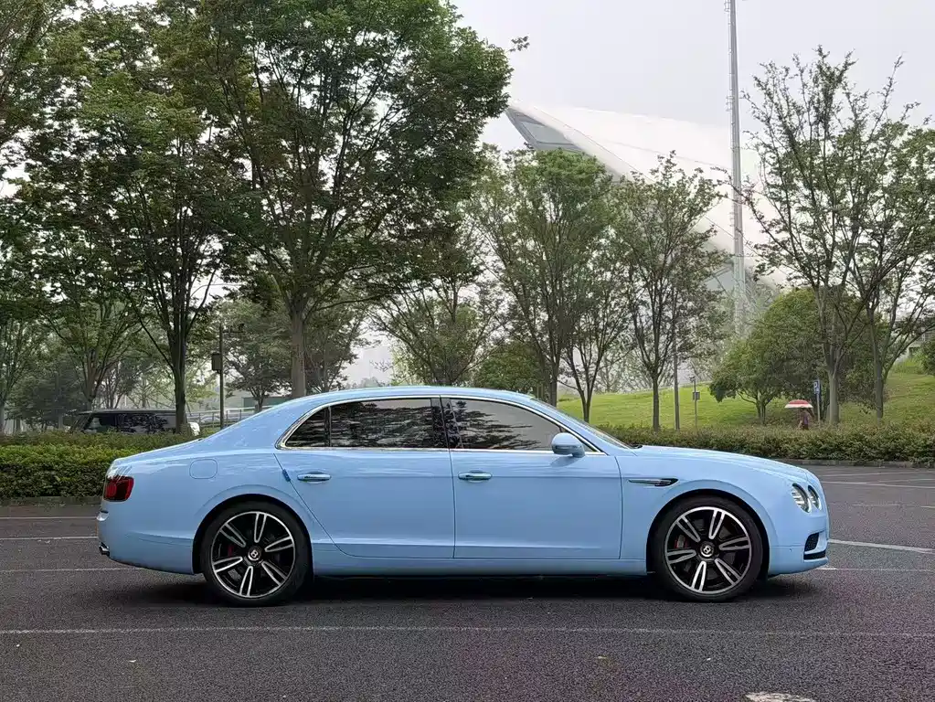Bentley Flying Spur 2020 — фото 8