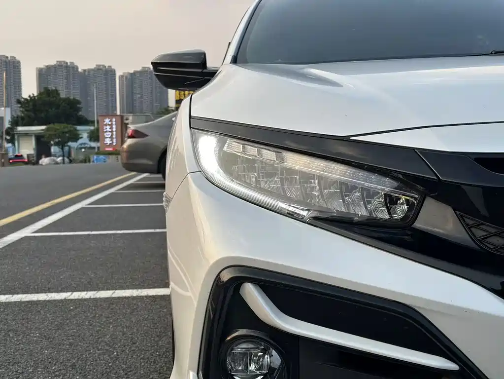 Honda Civic 2022 — фото 18