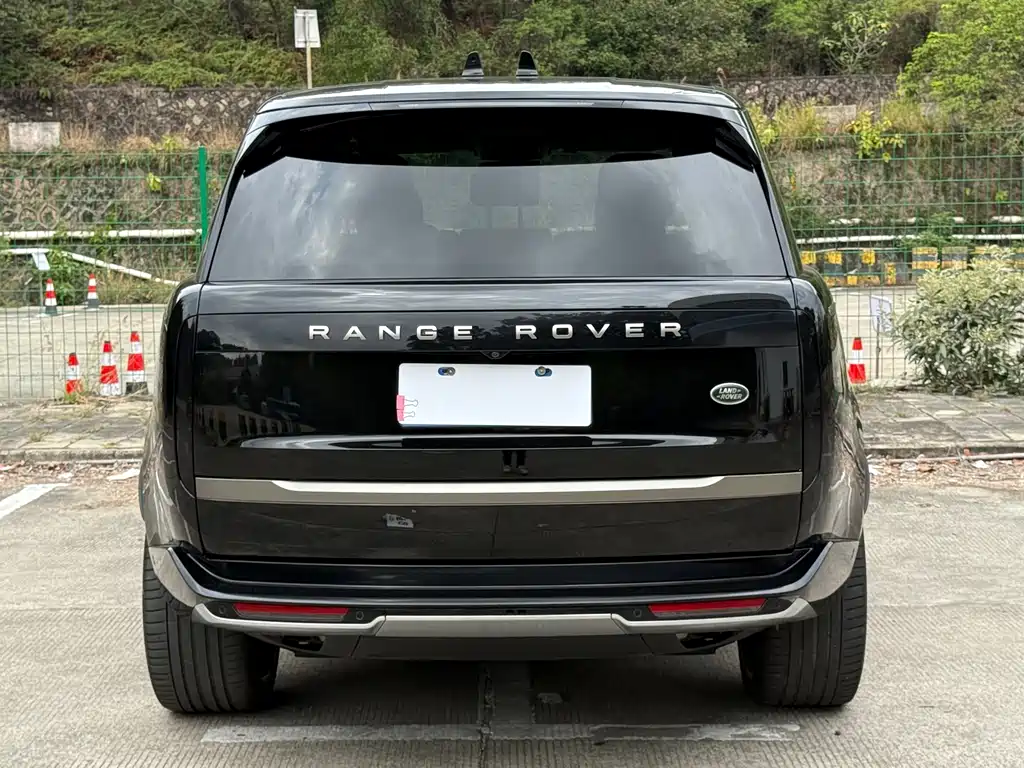 Land Rover Range Rover 2023 — фото 15