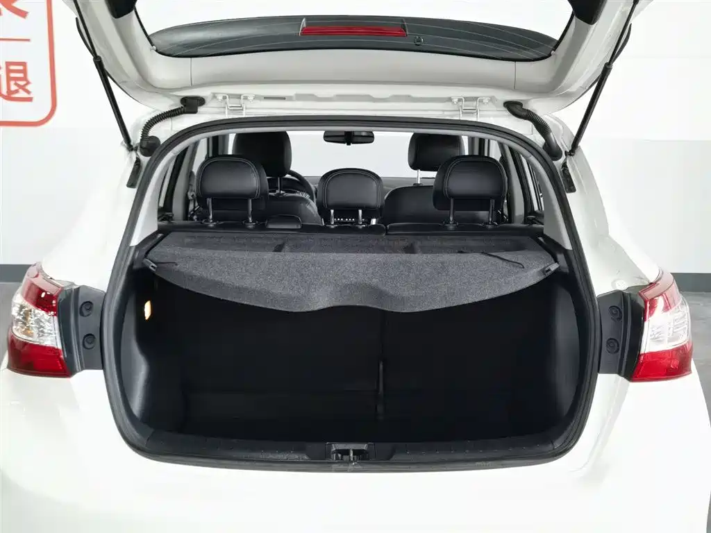 Nissan Tiida 2021 — фото 16