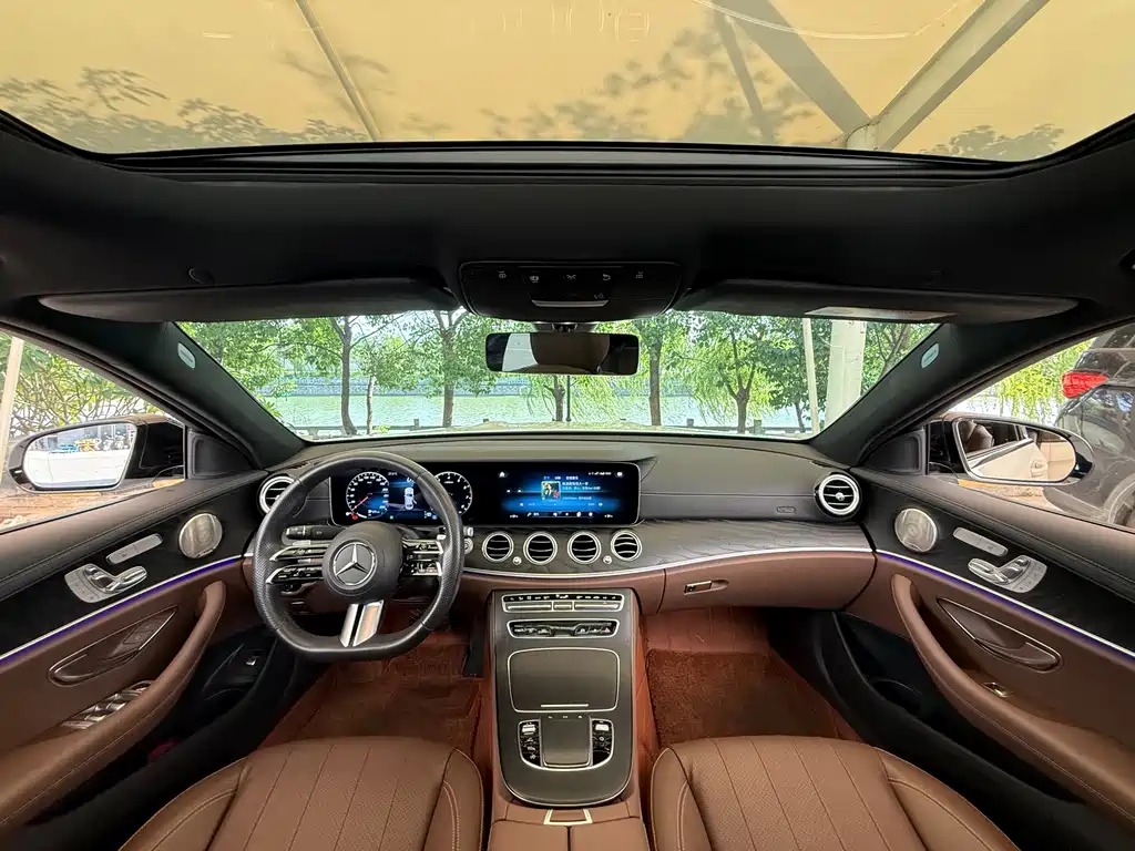 Mercedes-Benz E-Class 2023 — фото 13
