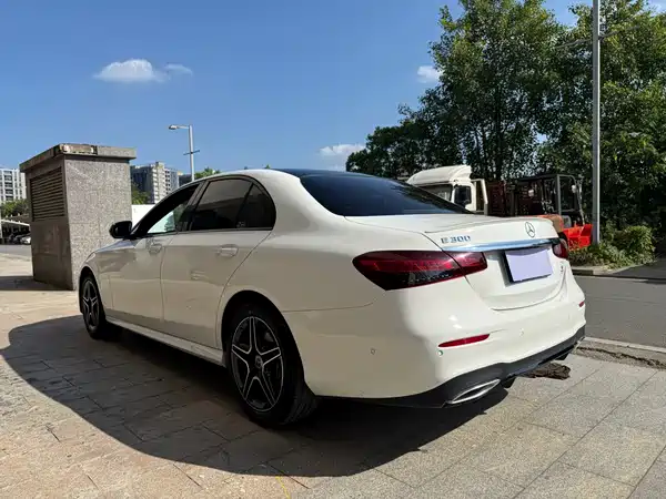 Mercedes-Benz E-Class 2023