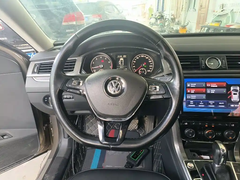 Volkswagen Passat 2017 — фото 11