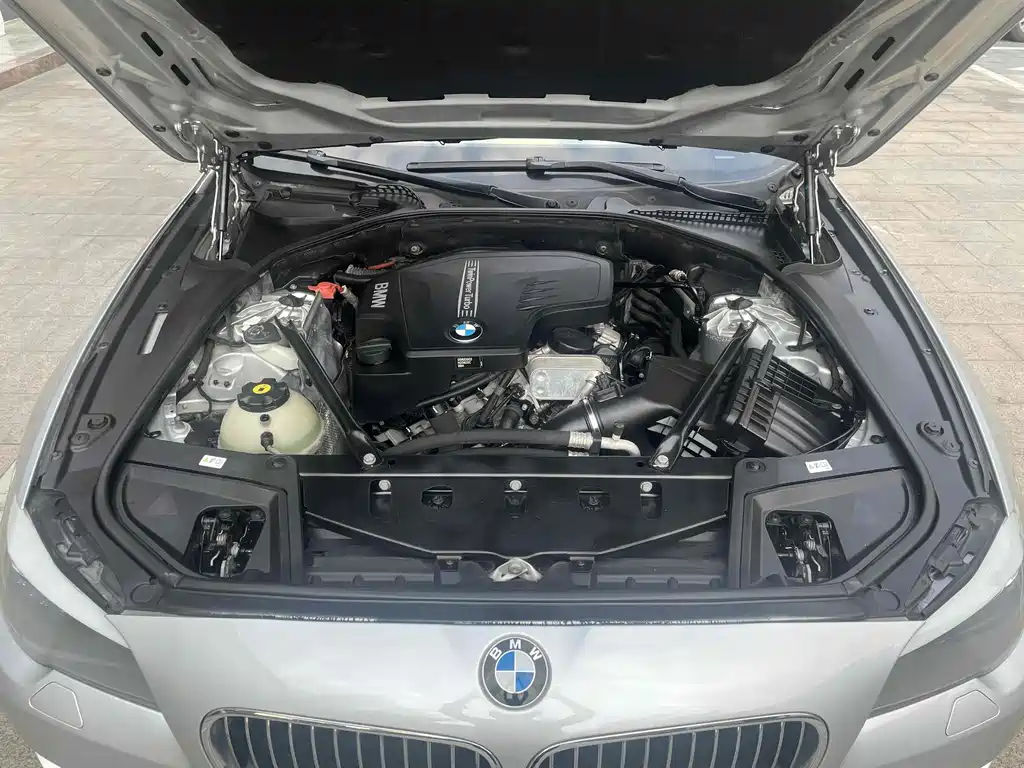 BMW 5 Series 2013 — фото 19