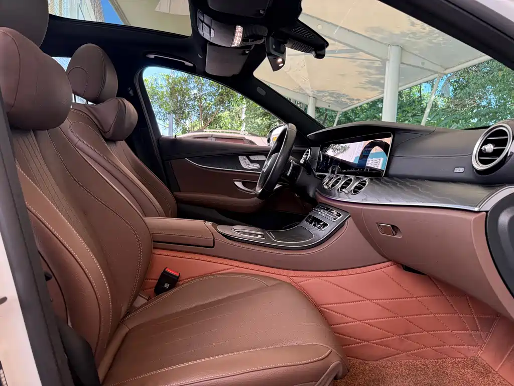 Mercedes-Benz E-Class 2023 — фото 12
