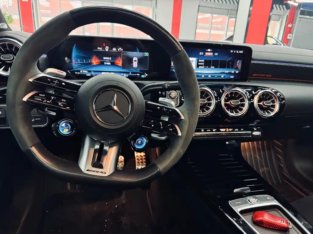 Mercedes-Benz A-Class AMG 2024 — фото 31