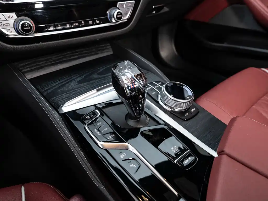 BMW 5 Series New Energy 2022 — фото 16