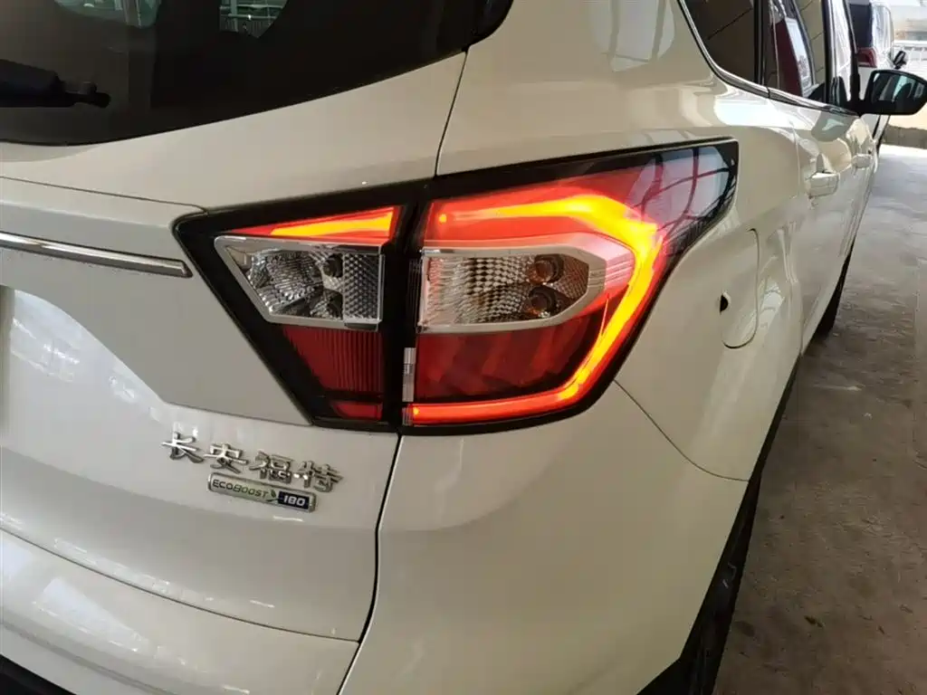 Ford Kuga 2019 — фото 8