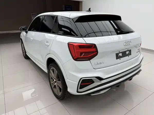 Audi Q2L 2023