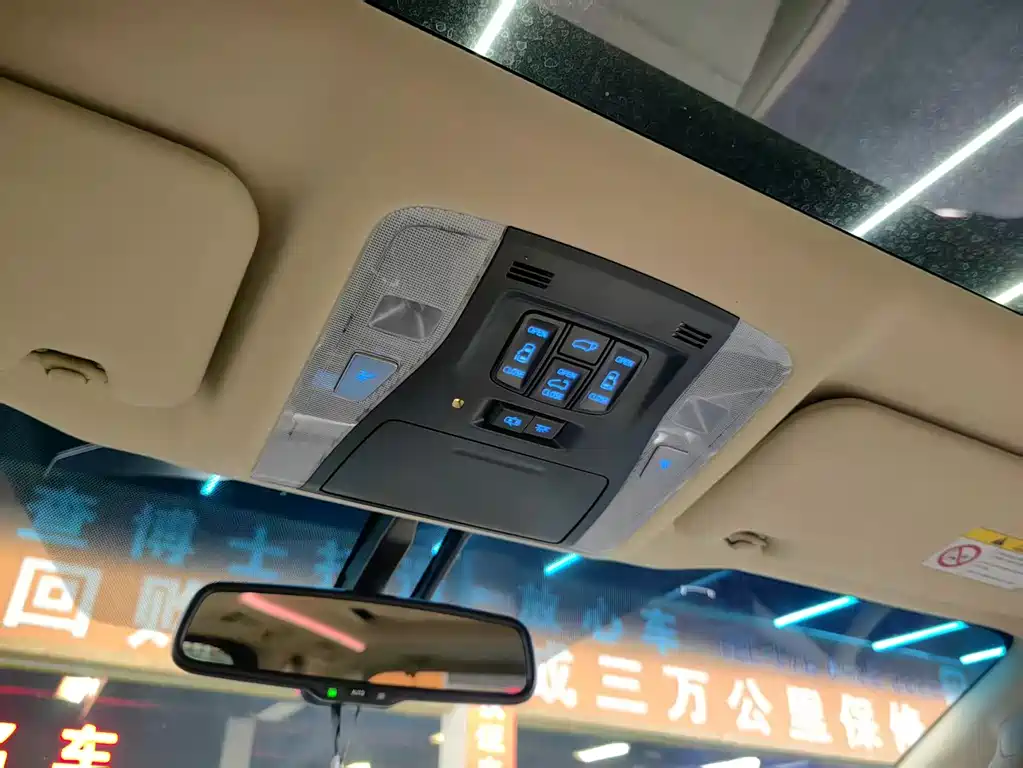Toyota Alphard 2018 — фото 10