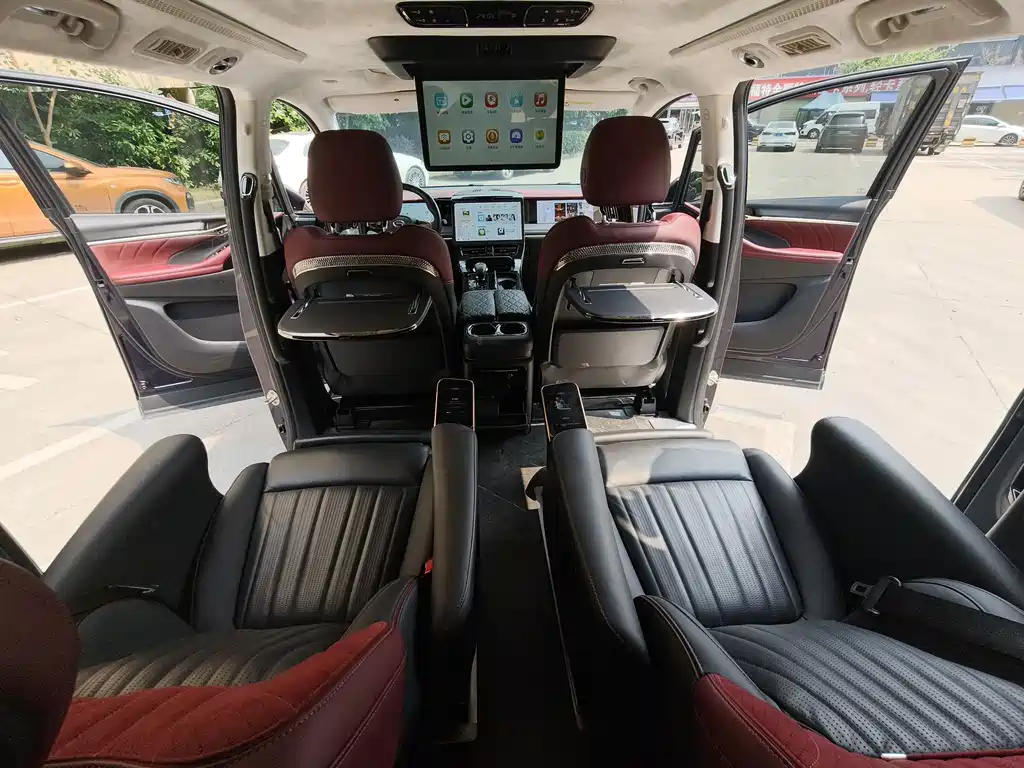 GAC Motor Trumpchi E9 2023 — фото 9