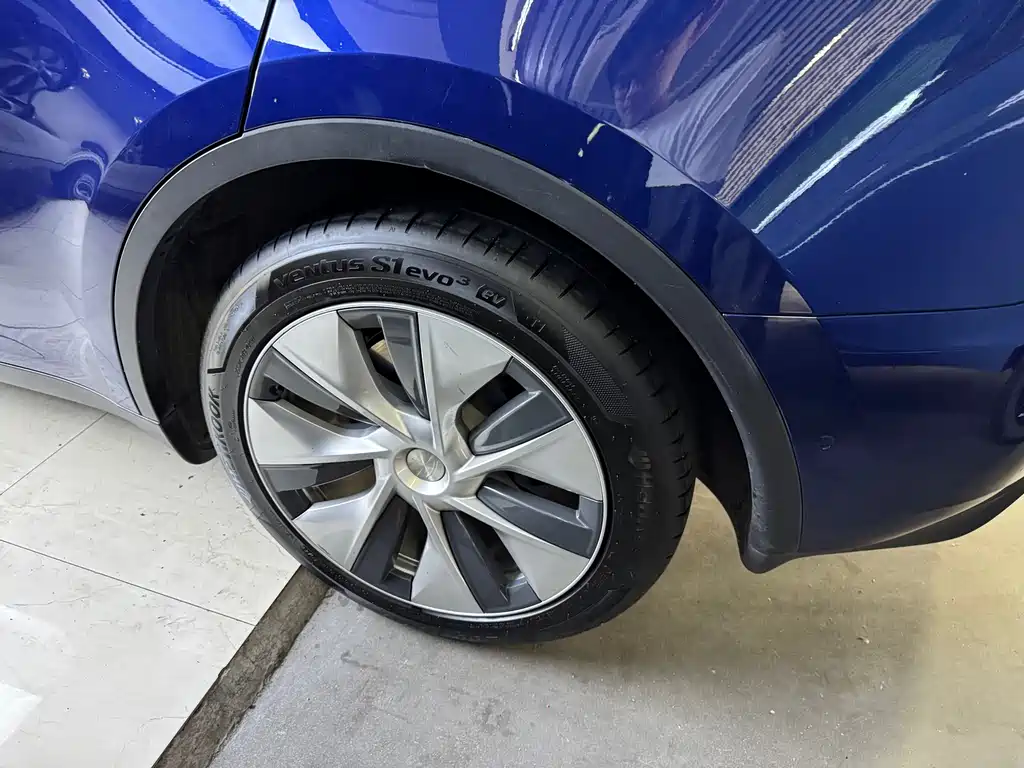 Tesla Model Y 2021 — фото 9