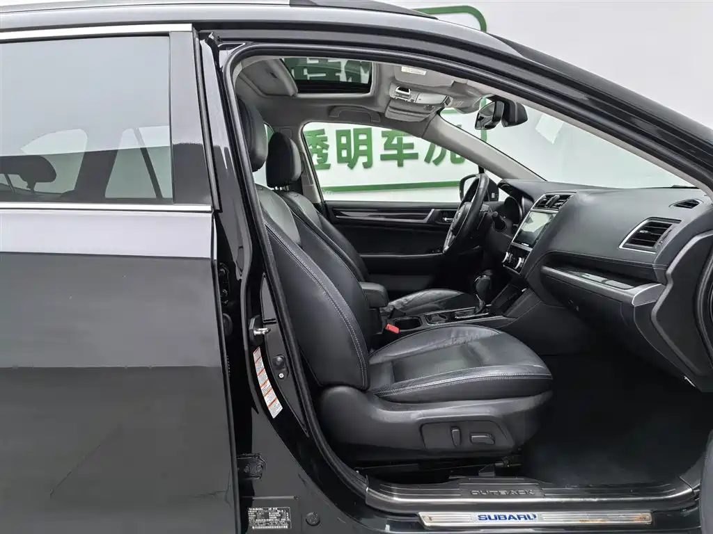 Subaru Outback 2018 — фото 23