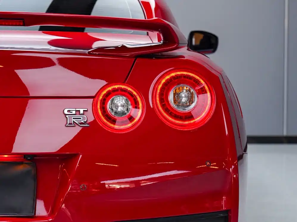 Nissan GT-R 2017 — фото 5
