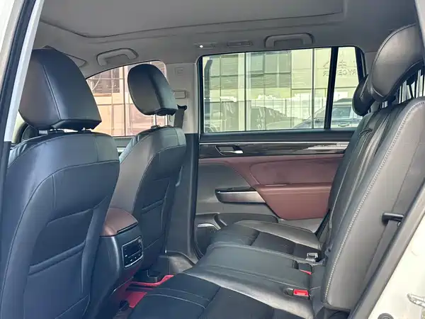 GAC Trumpchi GS8 2017