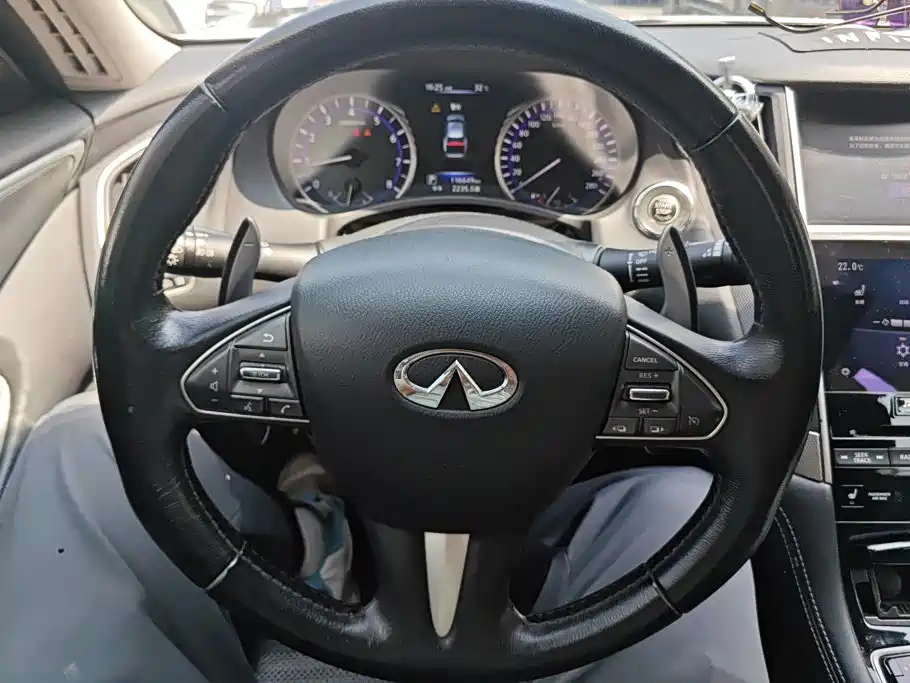Infiniti Q50L 2015 — фото 14