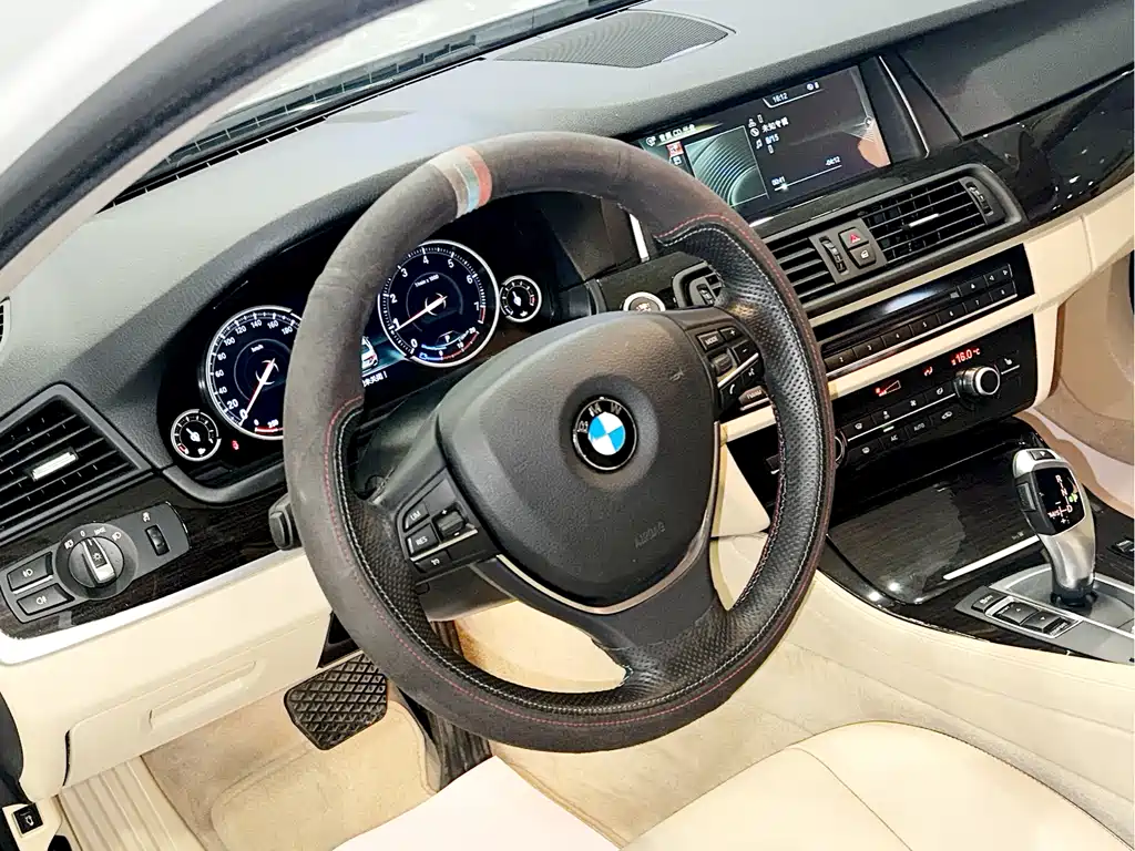 BMW 5 Series 2014 — фото 12