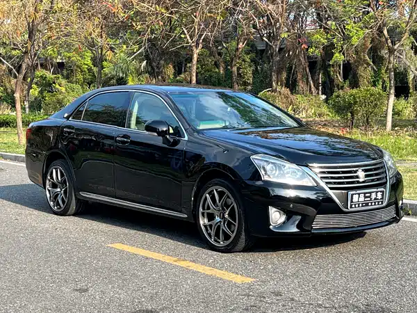 Toyota Crown 2012