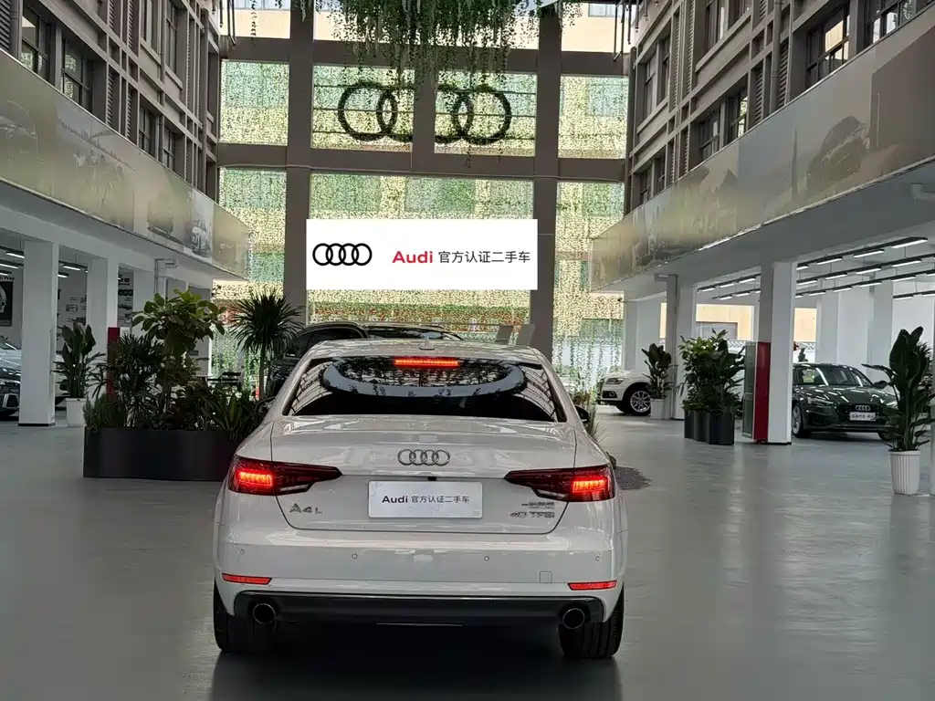Audi A4L 2018 — фото 4