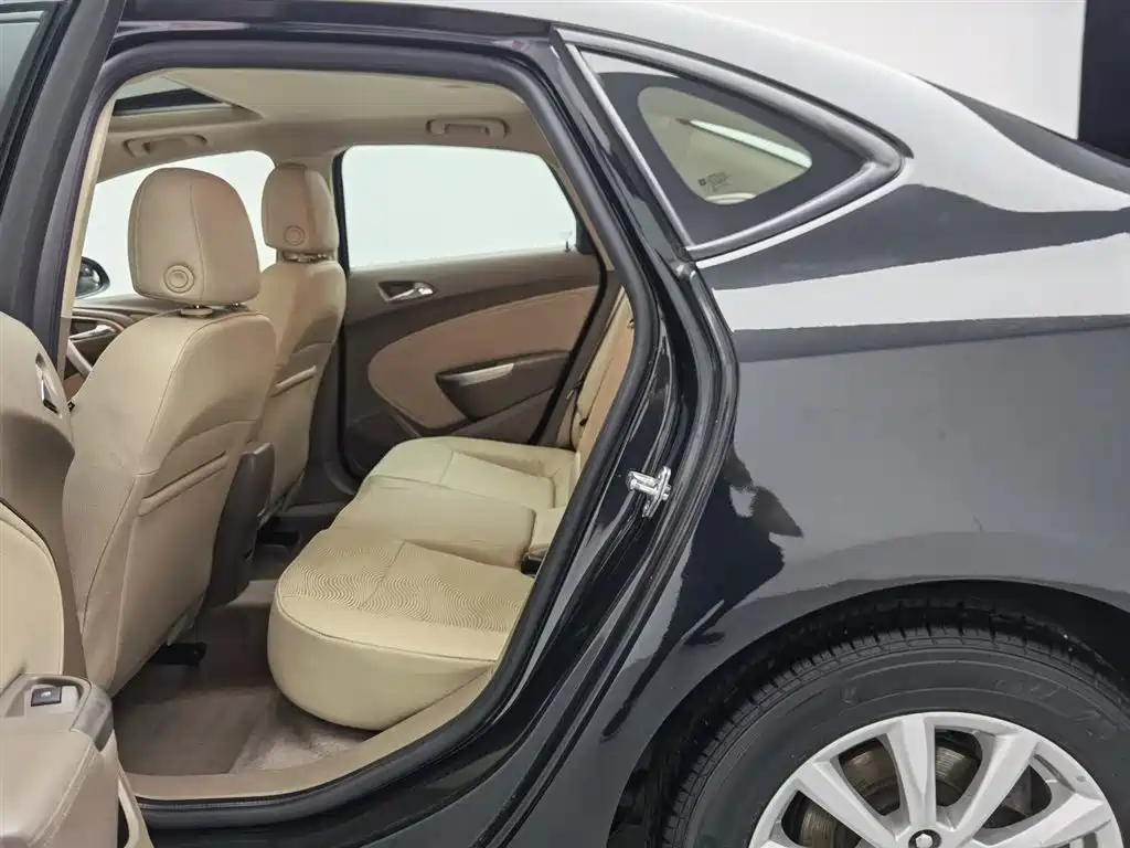 Buick Excelle 2014 — фото 15