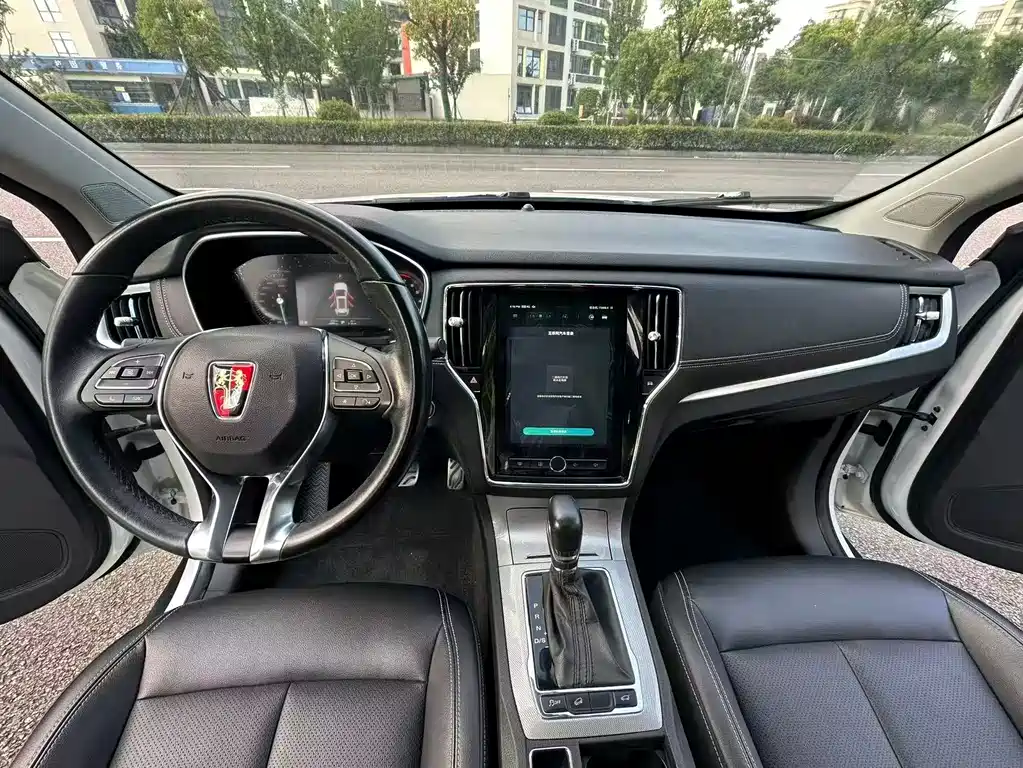 Roewe RX5 2018 — фото 8