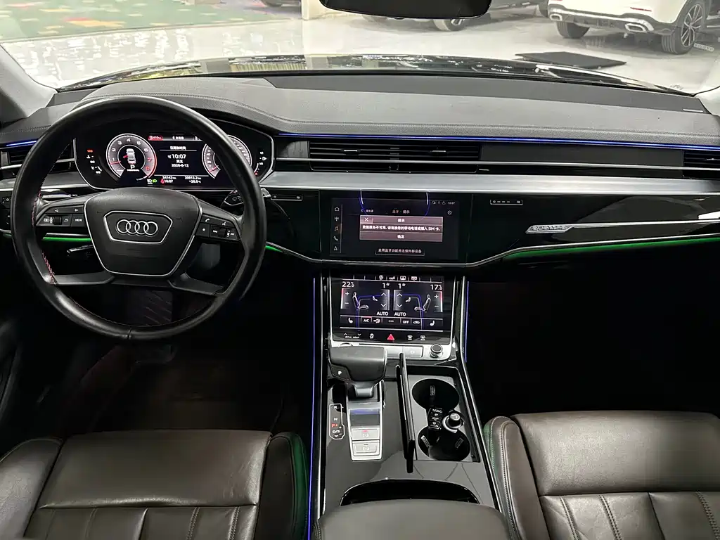 Audi A8 2020 — фото 6