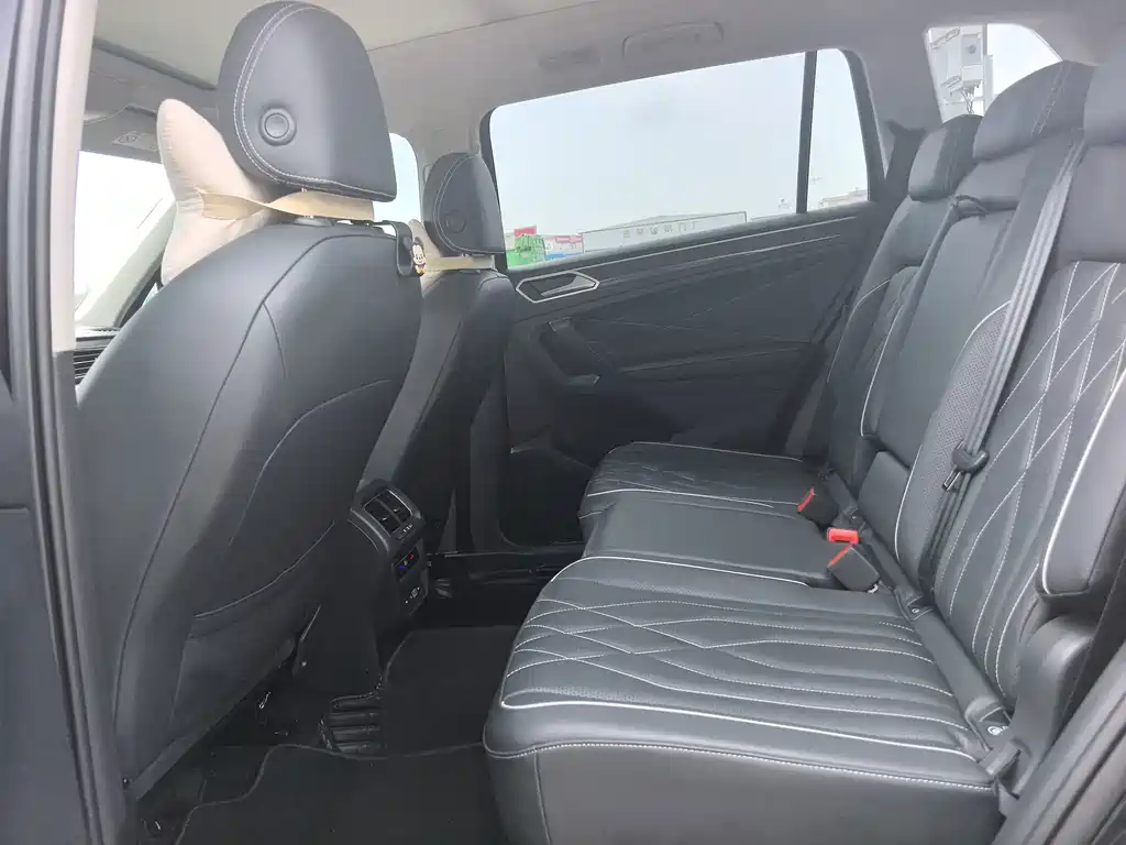 Volkswagen Tiguan L 2022