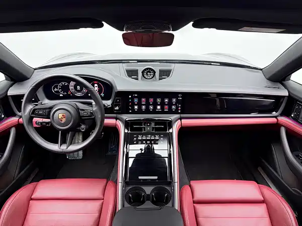 Porsche Panamera 2025