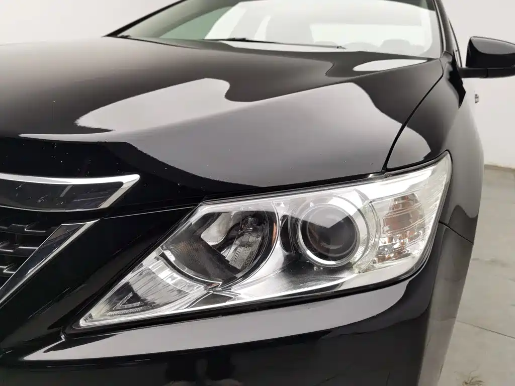 Toyota Camry 2014 — фото 7