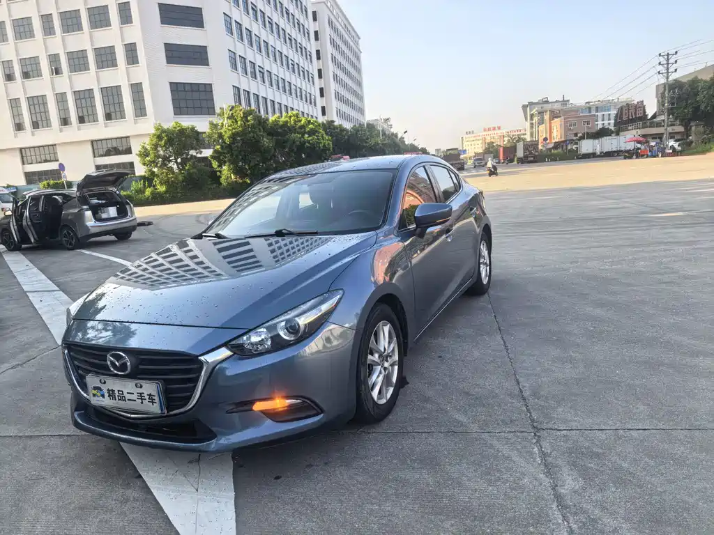 Mazda 3 Axela 2019 — фото 9