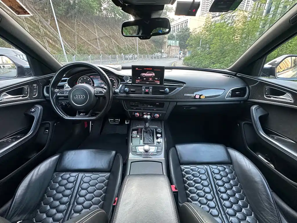 Audi RS 6 2017 — фото 19