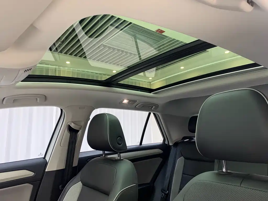 Volkswagen T-Roc 2023 — фото 11