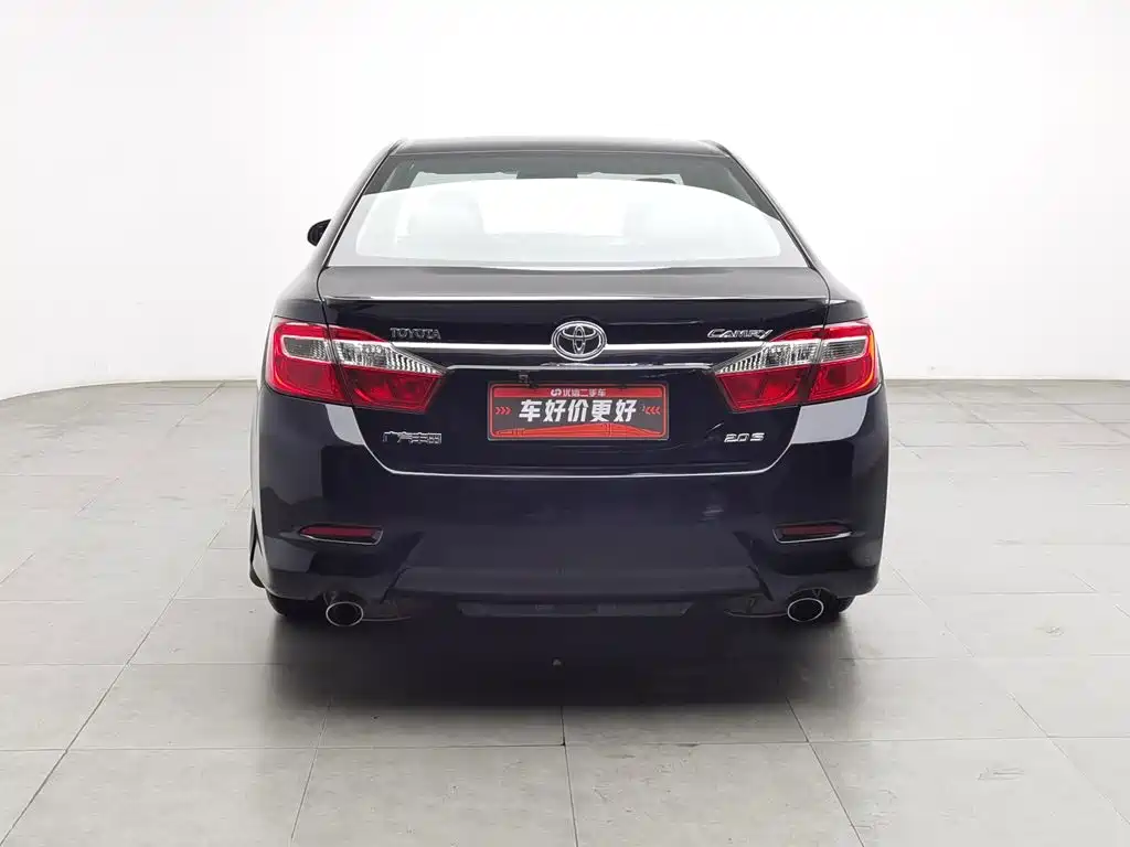 Toyota Camry 2014 — фото 4