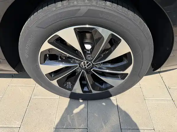 Volkswagen Passat 2023