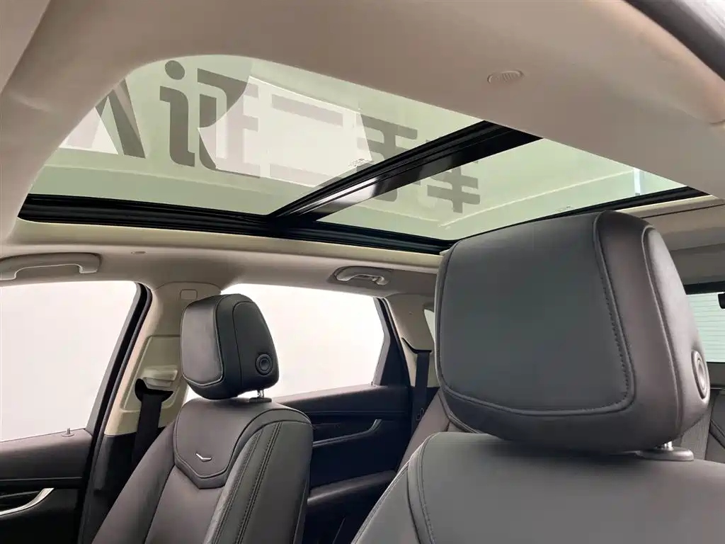 Cadillac XT5 2018 — фото 18