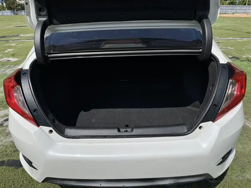 Honda Civic 2016 — фото 17