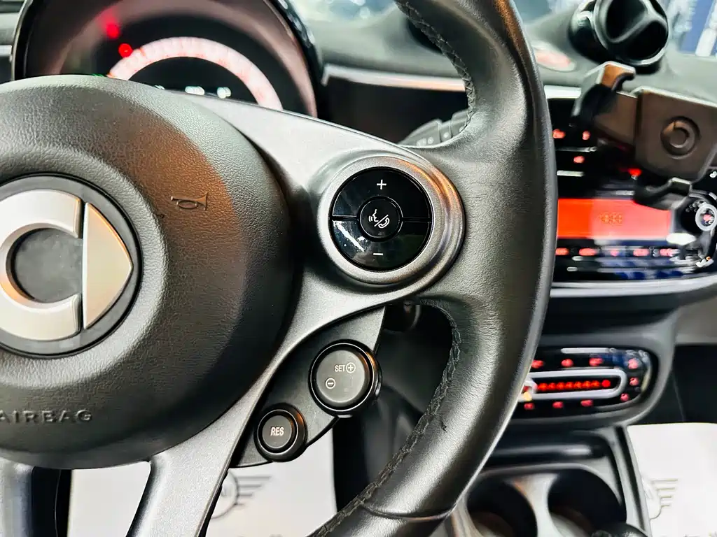 smart Fortwo 2018 — фото 37
