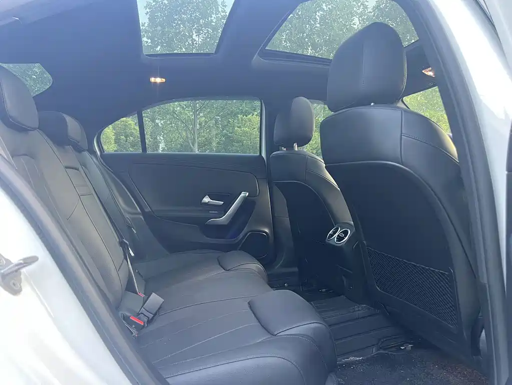 Mercedes-Benz A-Class 2022 — фото 10